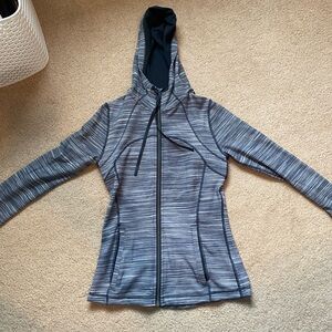 Lululemon Define Nulu Hooded Jacket-Women’s size 8